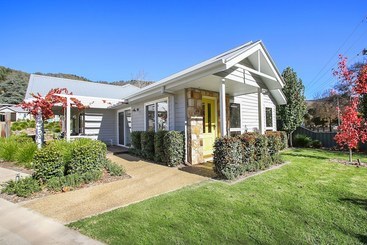 آپارتمانهای توریستها Summer Home  Our Place At Bright