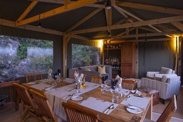 בית מלון כפרי Shamwari Explorer Camp