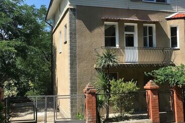 پانسیون Villa Acacia