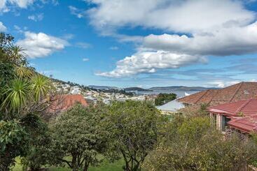 ツーリストアパートメント Serpentine Rose