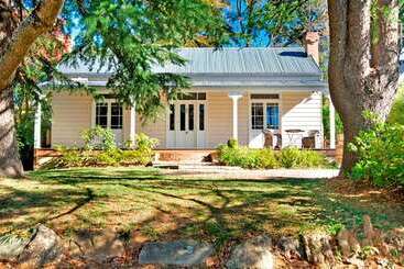 קוטג'' Endellion