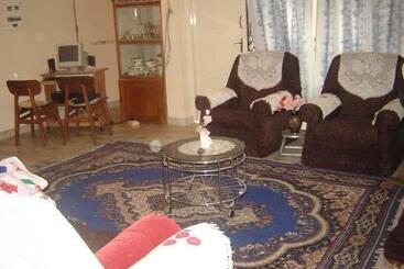 هتل Somasree Homestay