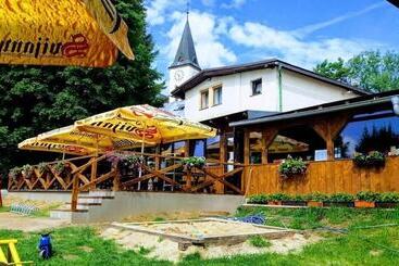 Bed and Breakfast Penzion U Hrocha