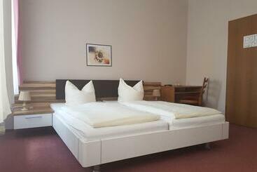 فندق فئة نجمة واحدة Cafe Am Rathaus