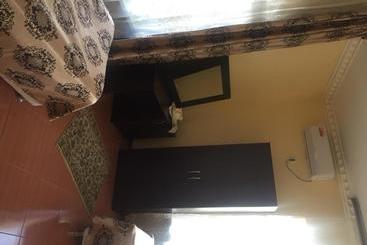 مسافرخانه Ronai Holl Guest House