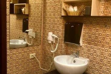 هتل Happy Home