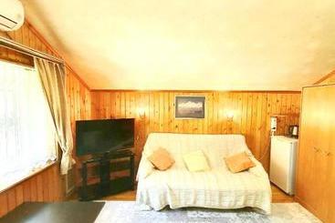 هتل Rodnik Guest House