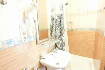 هتل Rodnik Guest House