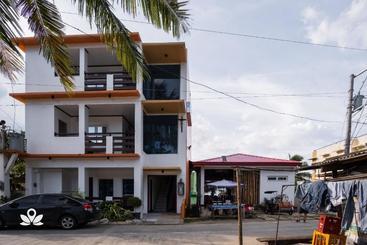 هتل Zen Rooms  Ni Pepe Baler