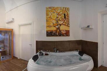 膳宿费 Palermo Gallery