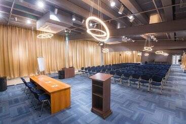 7 Avenue Hotel & Spa