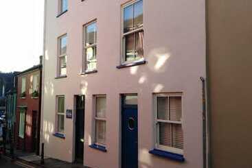 آپارتمان‌های توریست‌ها Garda House