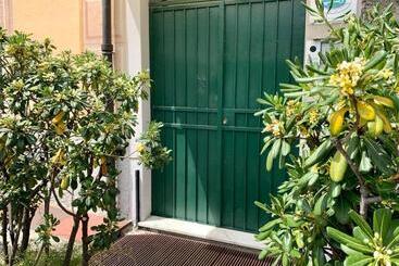 خانه Affittacamere Creuza De Ma