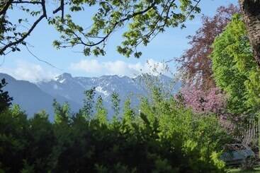 호텔 Am Eichholz Galerie & Art