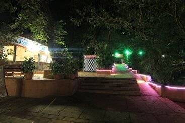 בית מלון כפרי Gujarat Bhavan