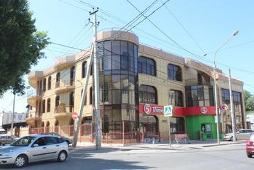 Отель Guesthouse Selena