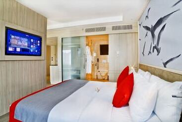 호텔 Ramada By Wyndham Istanbul Old City