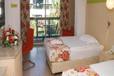 Oleander Hotel & Apartments