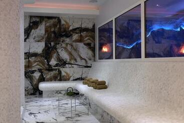 Hills Polyana Hotel & Spa