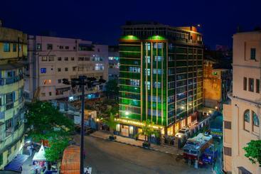 هتل Aafreen International