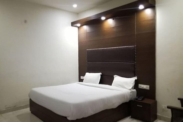 Отель Sun Village Resort By Grb