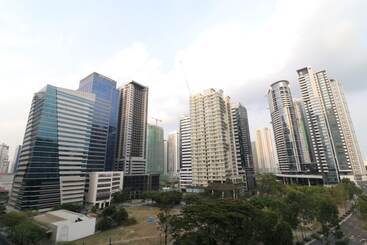 آپارتمانهای توریستها Oasis Regency At Fort Victoria Bgc