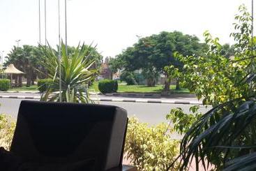 Al Ramla Al Hamra Furnished Units