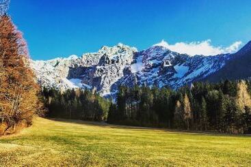 تختخواب و صبحانه Vila Koman Jezersko