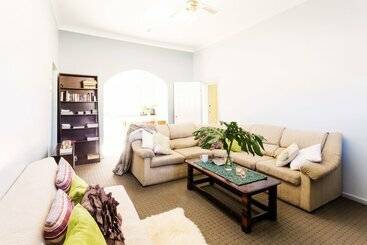 Coal D  Vine Cottage   Cessnock Nsw