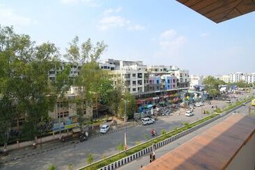 בית מלון כפרי Treebo Avadh Residency