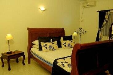 فندق Villa Suriyagaha