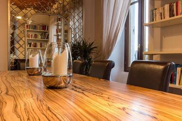 تختخواب و صبحانه Appartamenti La Villa & Spa