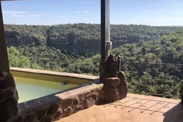 ホテル Leopards Rock Bush Boutique