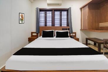 Super Hotel O Allipuram Near Railway Station