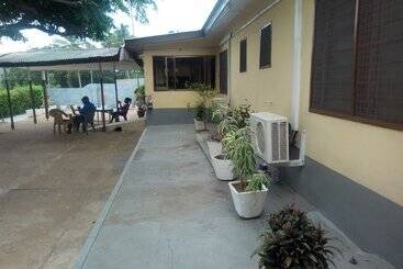 بنسيون Zito Guest Inn