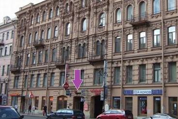 ユースホステル Friends On Liteiny