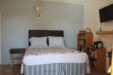 Kingsworth Bed And Breakfast