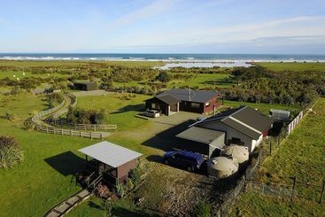 민박 Kiwi Cabin And Homestay At Koru With Hot Tub