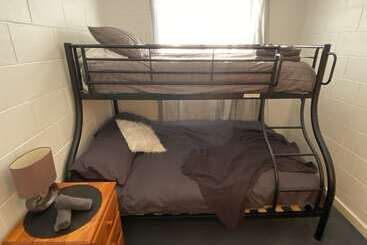 آپارتمان‌های توریست‌ها Apartment On Tennyson