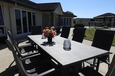 Grasslands Bed & Breakfast