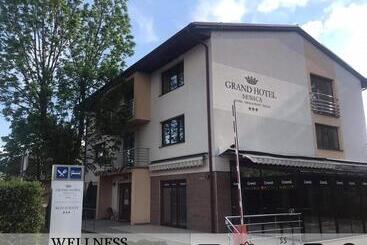 Grand Hotel Senica, Garni