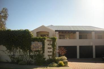 游客公寓 Dunes Scarborough Beach