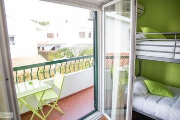 Help Yourself Hostels  Carcavelos Coast