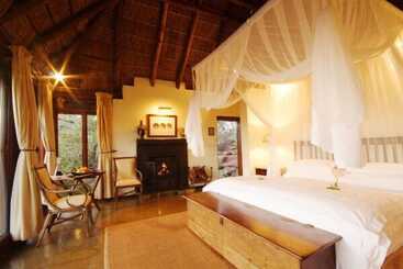 בית מלון כפרי Nungubane Game Lodge