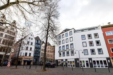 Koncept Hotel Zum Kostbaren Blut