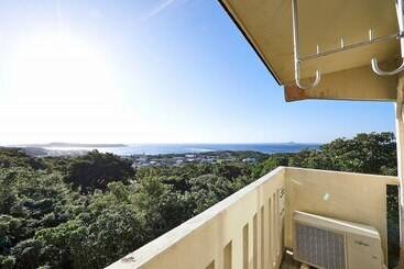 ツーリストアパートメント Yanbaru Forest Hills