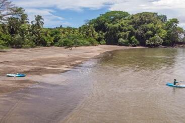 בית מלון כפרי Isla Palenque Member Of The Cayuga Collection