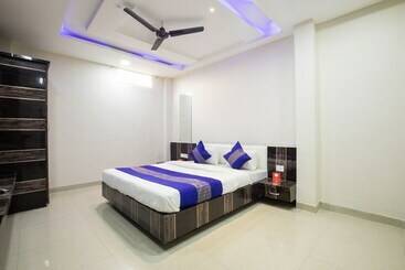 Отель Raj Palace