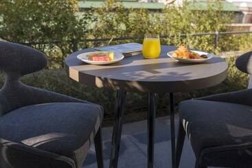 The Manor House At The Queen Victoria Hotel By Newmark