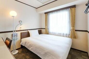 בית מלון כפרי Toyoko Inn Niihama Ekimae